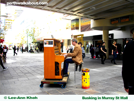 busking-murray-street-mall